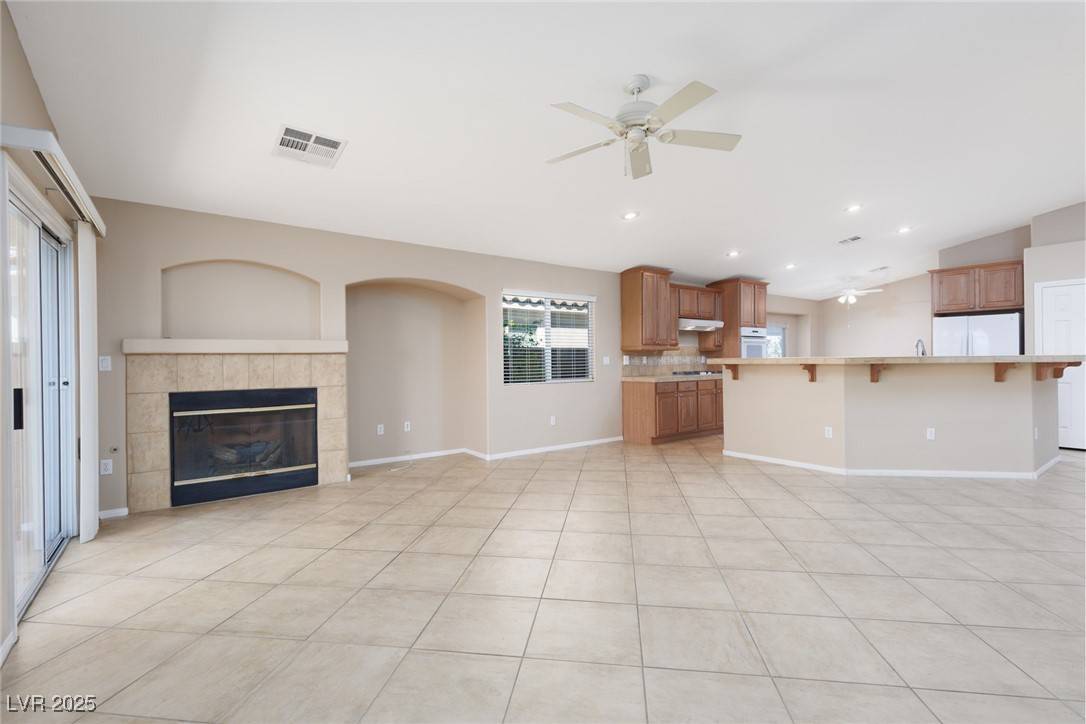 Las Vegas, NV 89129,10713 Hunter Mountain AVE