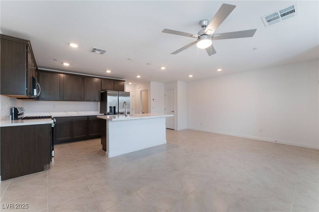 Henderson, NV 89011,915 Jigglypuff PL