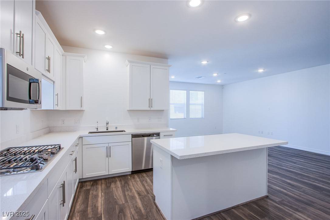 Henderson, NV 89052,2555 Hampton RD #10201