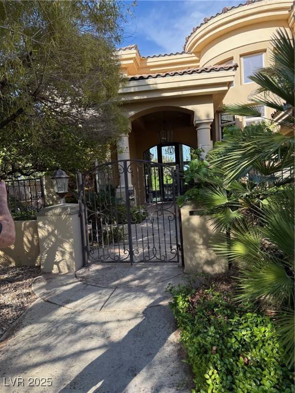 Henderson, NV 89052,4 Bloomfield Hills DR