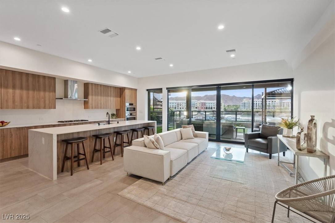Henderson, NV 89011,16 Heron Harbour DR