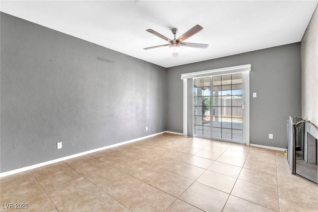 Las Vegas, NV 89145,7116 Pinedale AVE