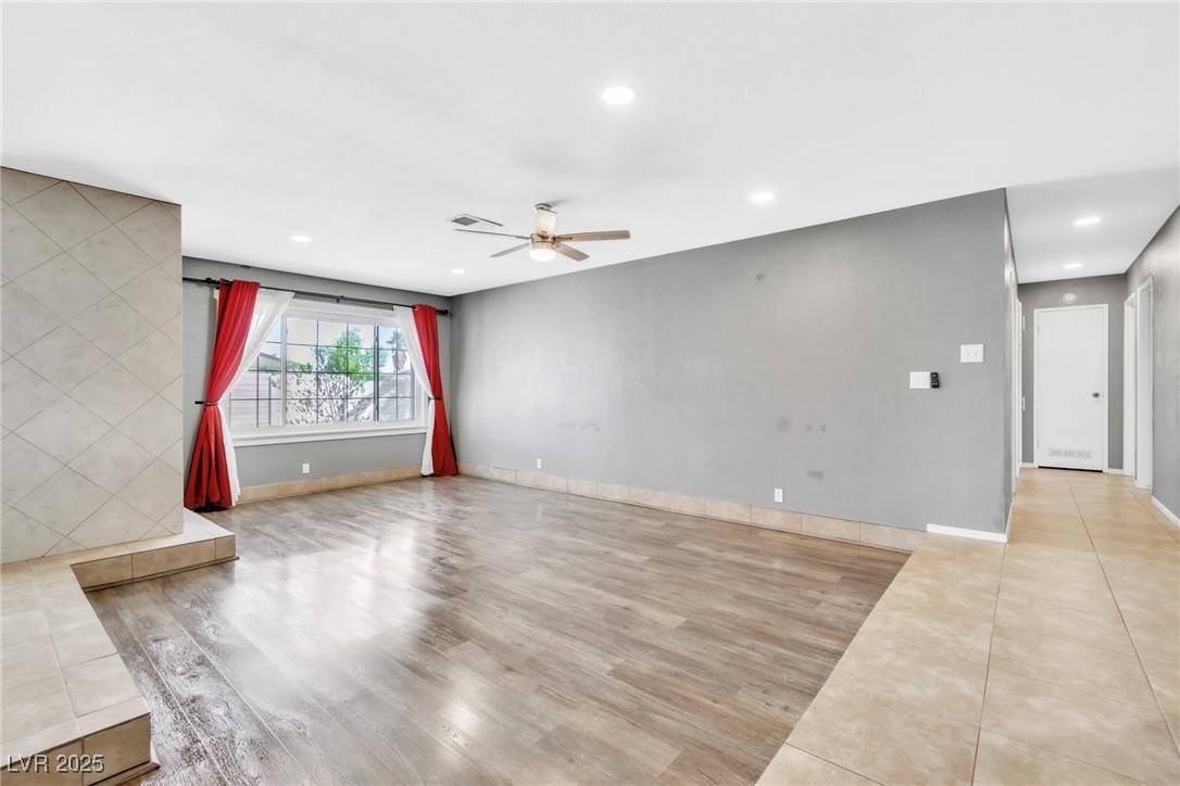 Las Vegas, NV 89145,7116 Pinedale AVE