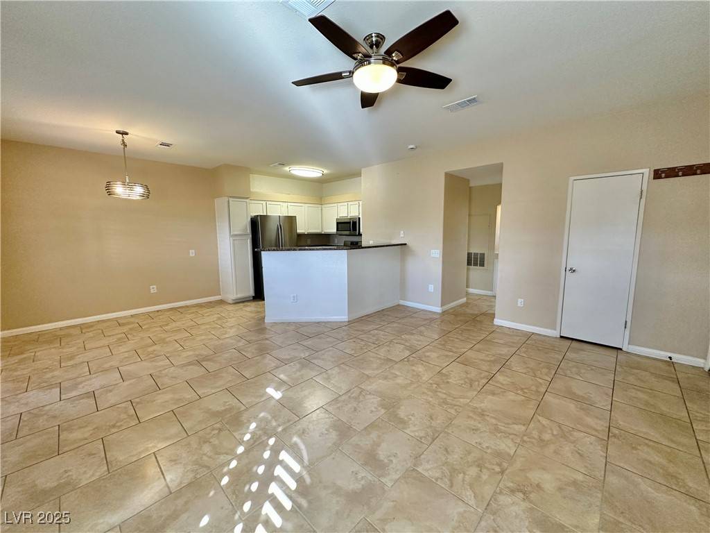 Las Vegas, NV 89103,5415 W Harmon AVE #1105