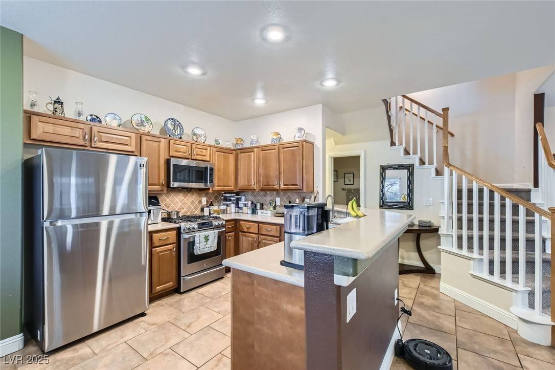 Las Vegas, NV 89149,7143 Cabin Fever ST #102