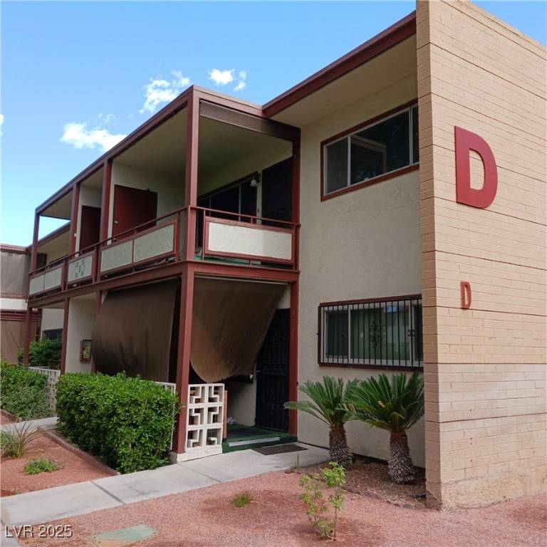 Las Vegas, NV 89109,350 E Desert Inn RD #D102