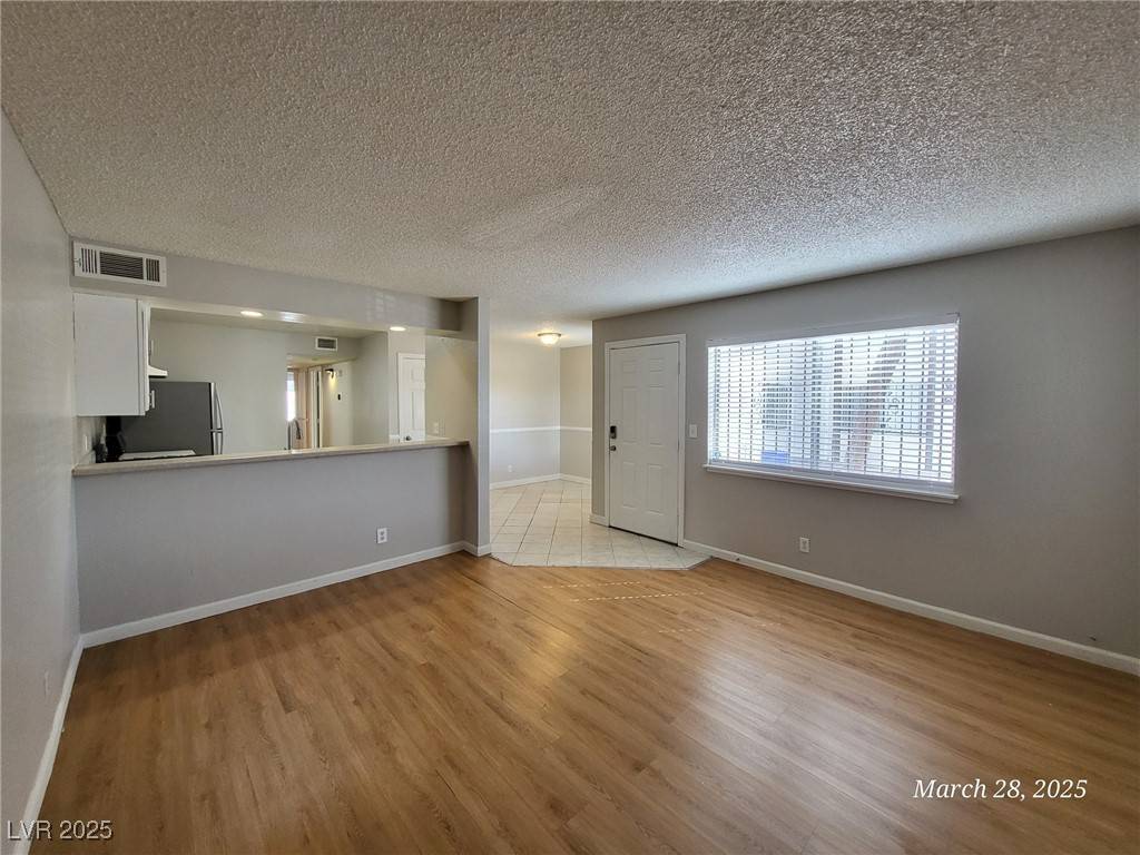 Las Vegas, NV 89102,4300 Tara AVE #2