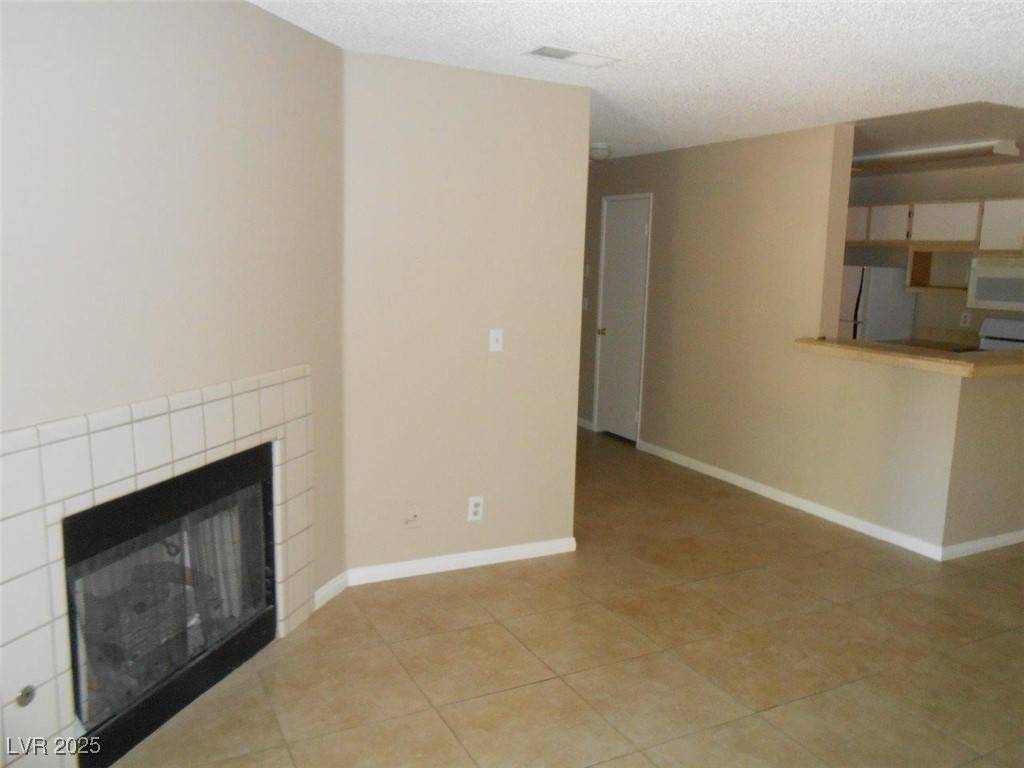 Las Vegas, NV 89117,2200 Fort Apache RD #2088