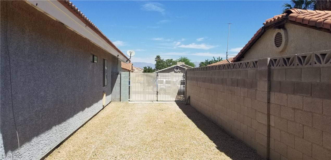 Las Vegas, NV 89155,7329 LATTIMORE