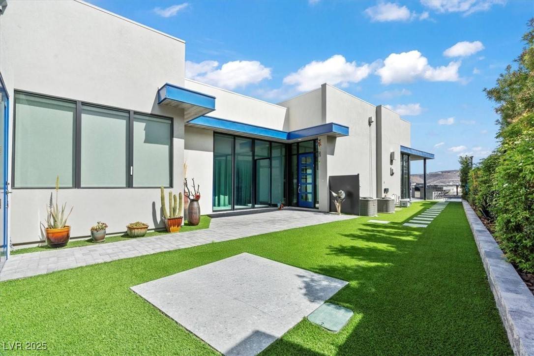 Henderson, NV 89012,650 Scenic Cliff DR