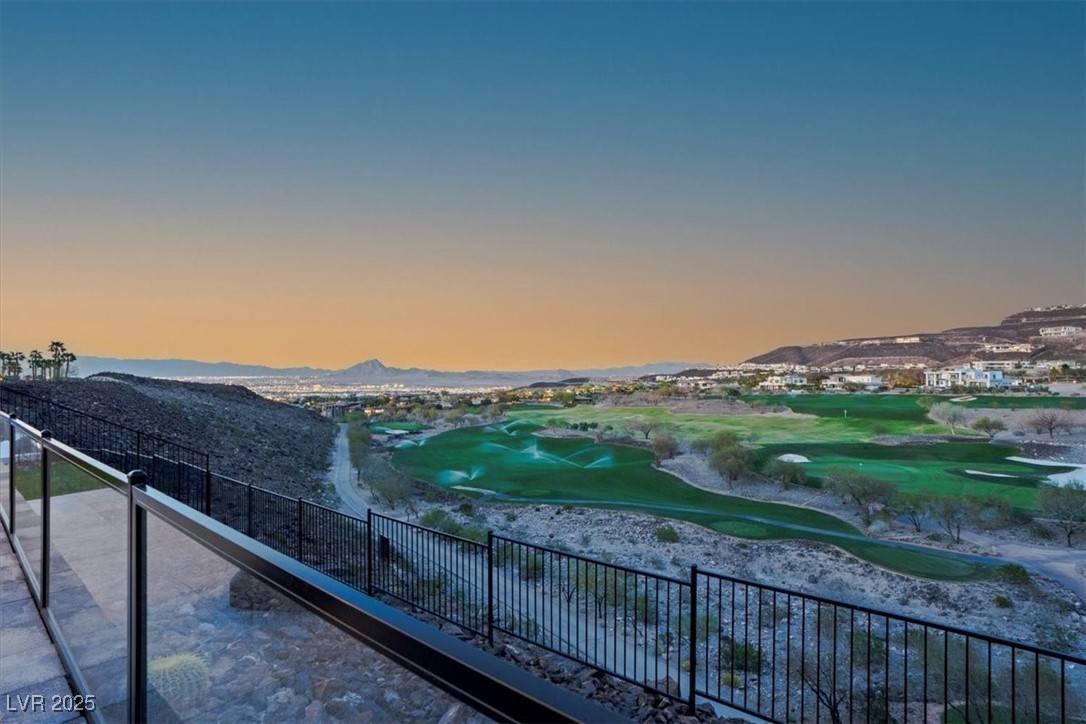 Henderson, NV 89012,650 Scenic Cliff DR