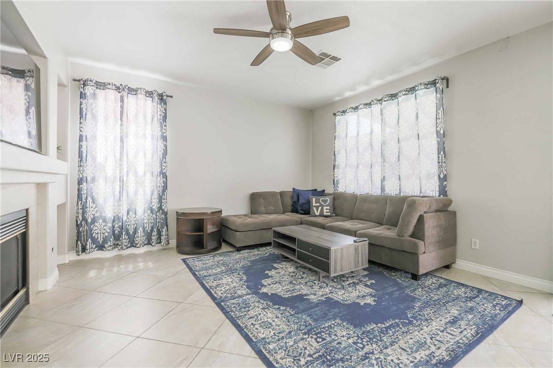 Las Vegas, NV 89147,4535 Sparwood DR