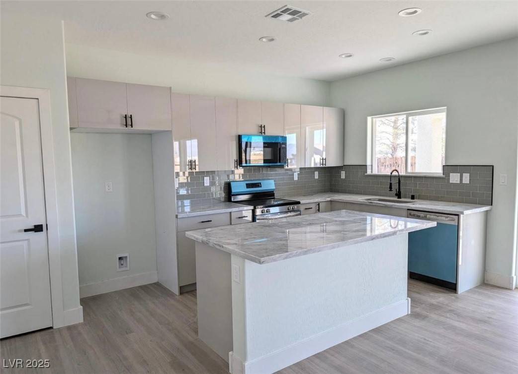 Pahrump, NV 89048,970 Mount Charleston DR