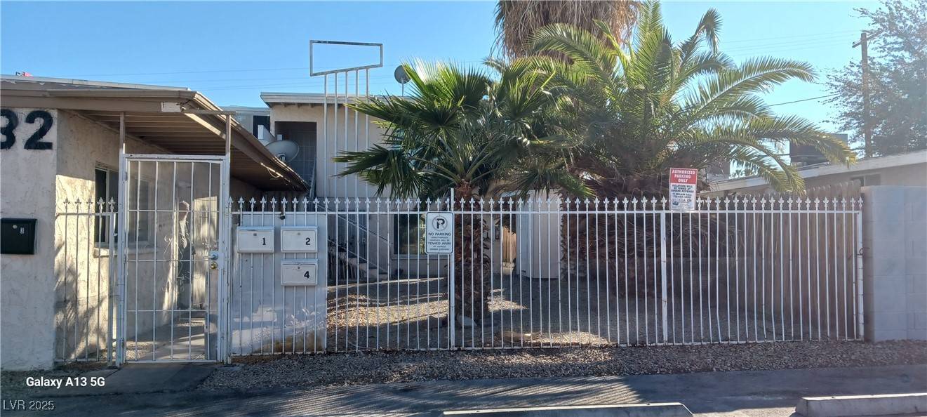 Las Vegas, NV 89101,1832 Lewis AVE
