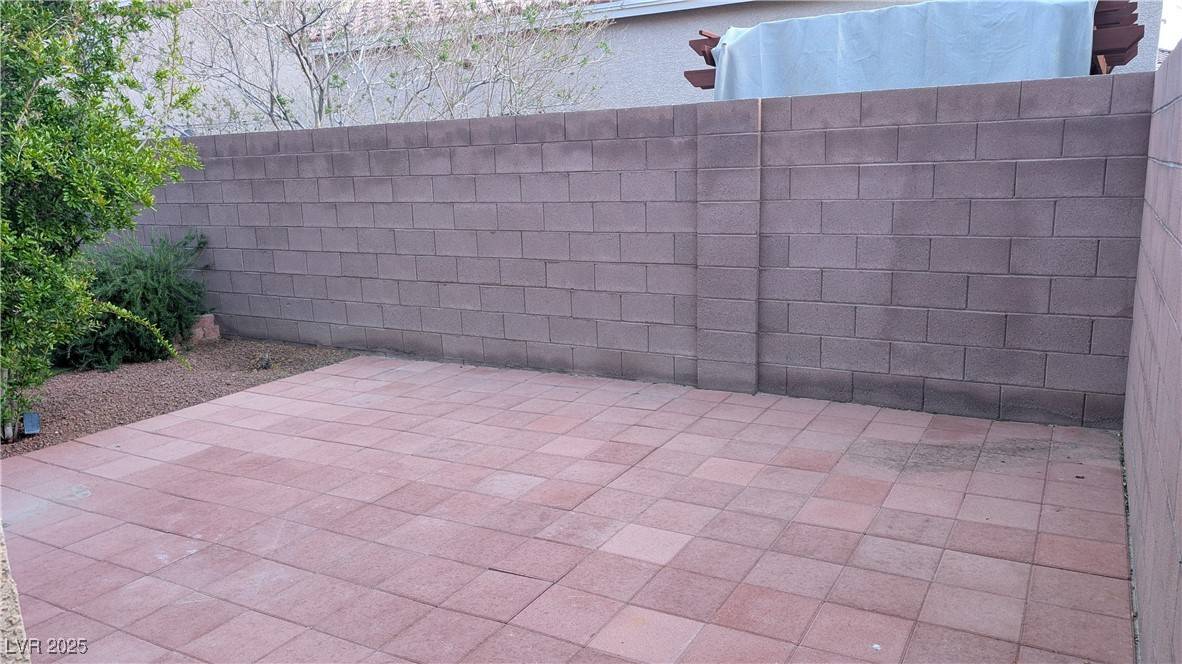 Las Vegas, NV 89139,6339 Sharp Rock CT