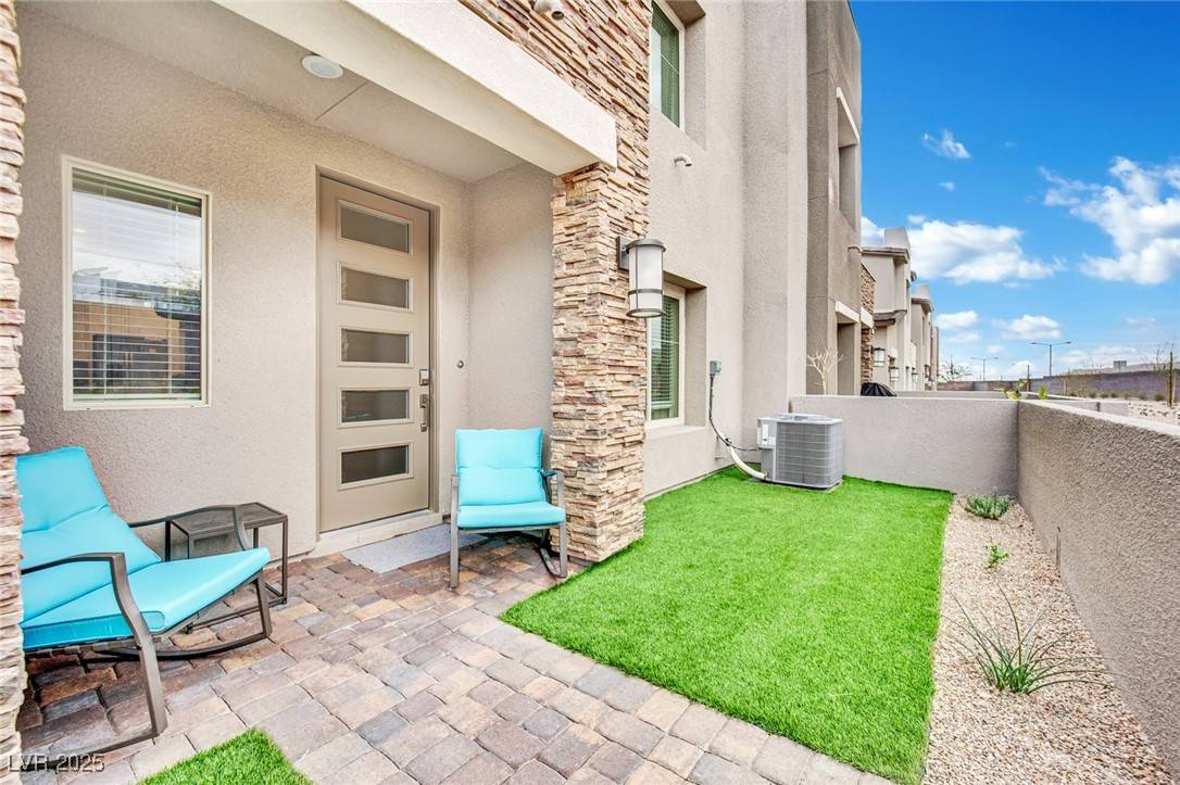 Las Vegas, NV 89138,600 N Carriage Hill DR #1008