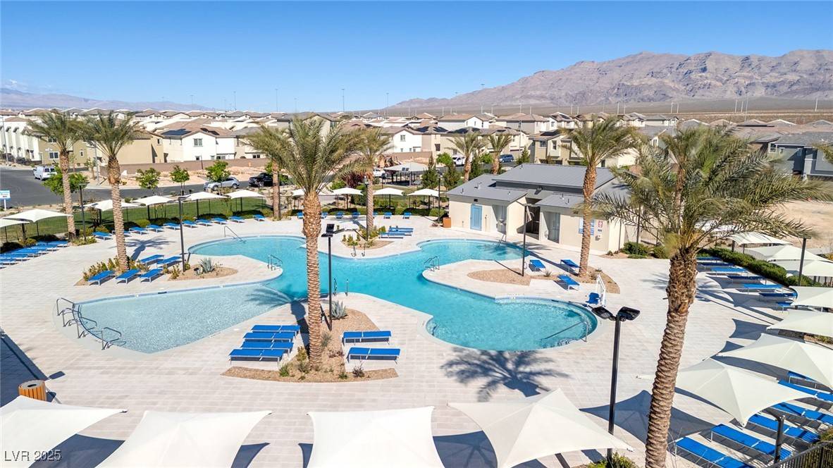 North Las Vegas, NV 89086,6804 Surf Green CT