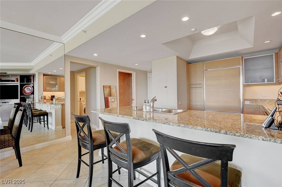 Las Vegas, NV 89109,322 Karen AVE #3304