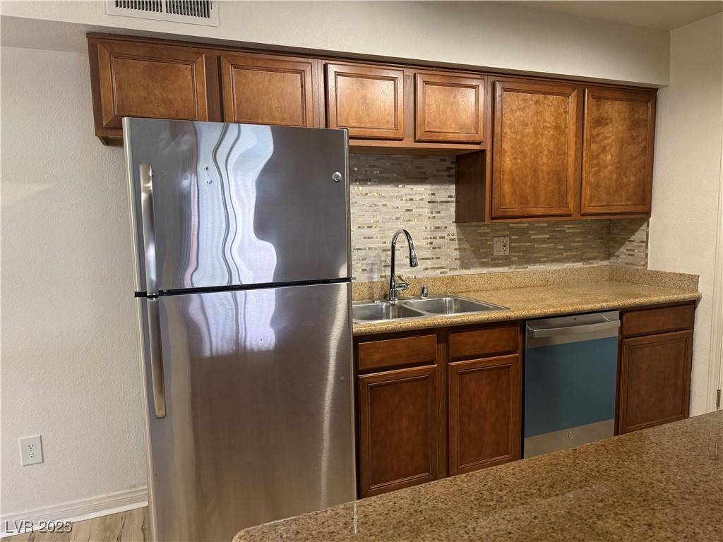 Las Vegas, NV 89121,3135 S Mojave RD #214