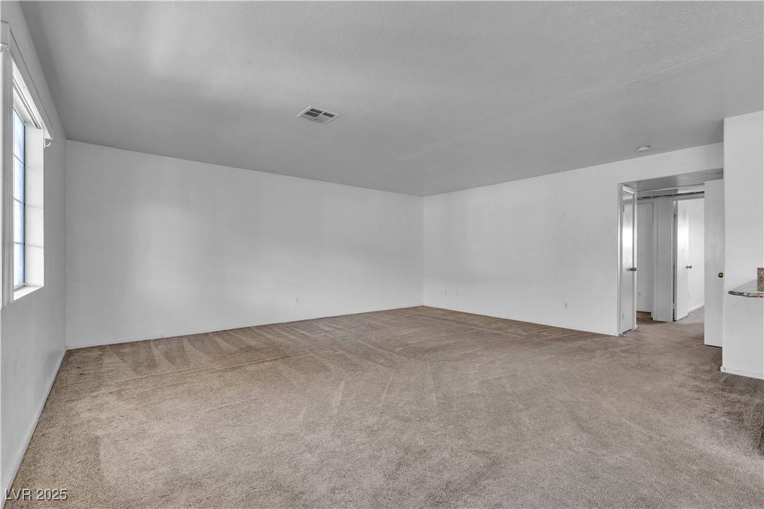 Las Vegas, NV 89117,8410 Eldora AVE #2045