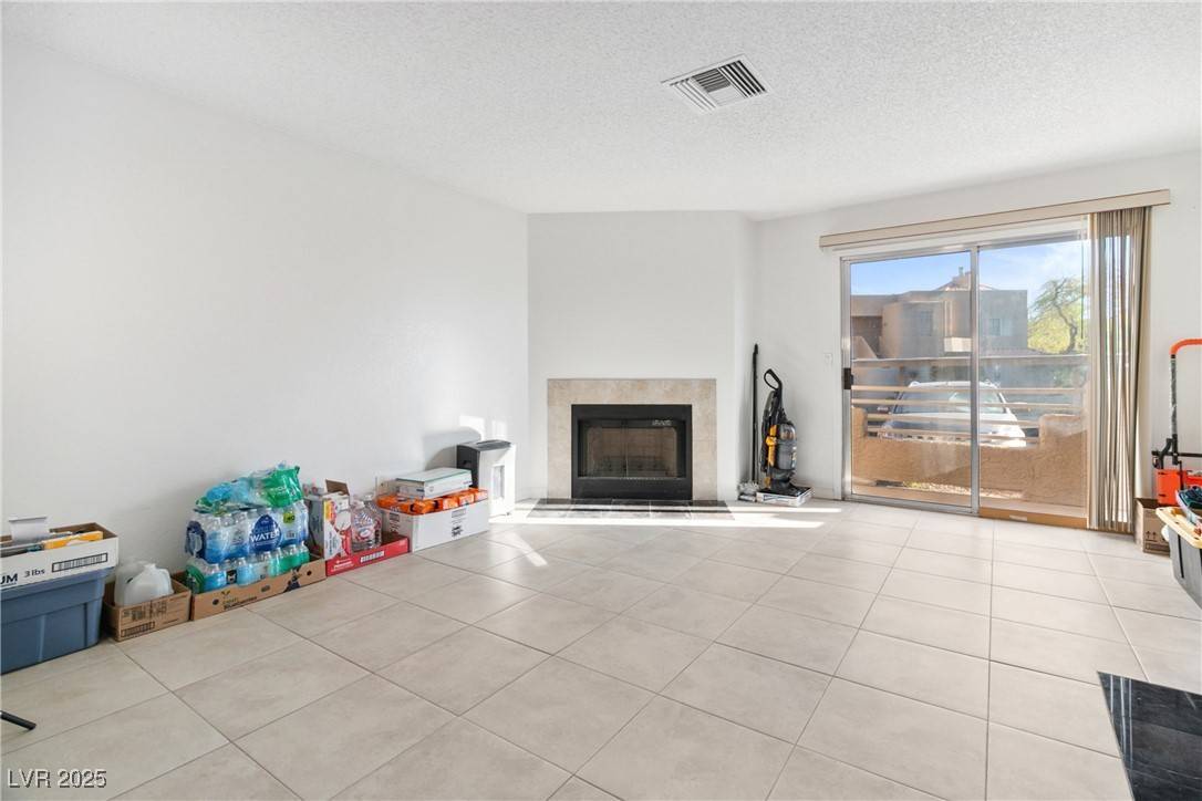 Laughlin, NV 89029,2220 Highpointe DR #102