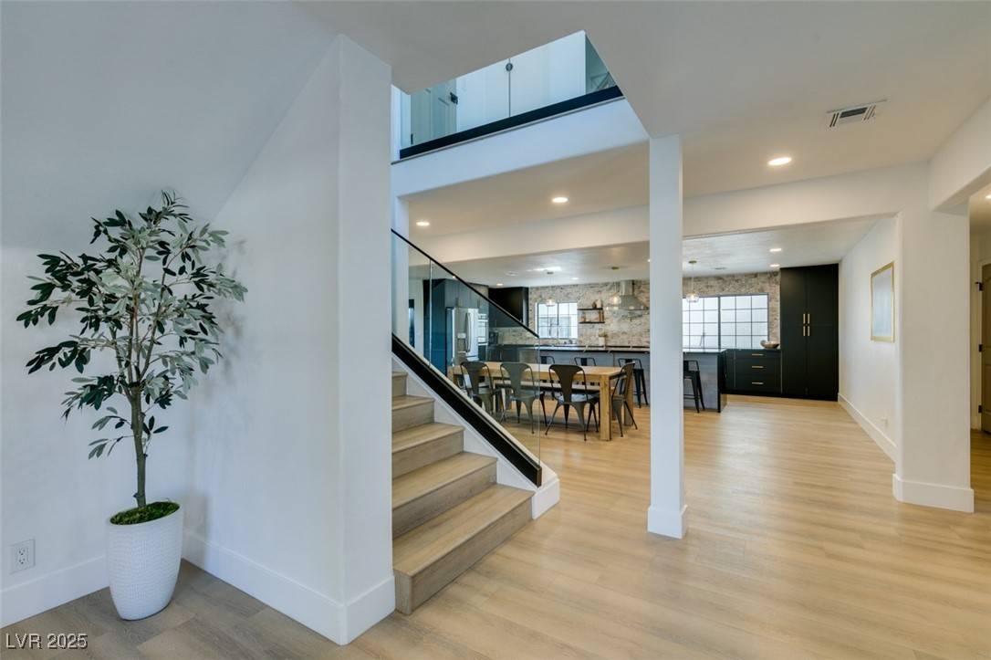 Las Vegas, NV 89117,1860 Ski Slope CIR