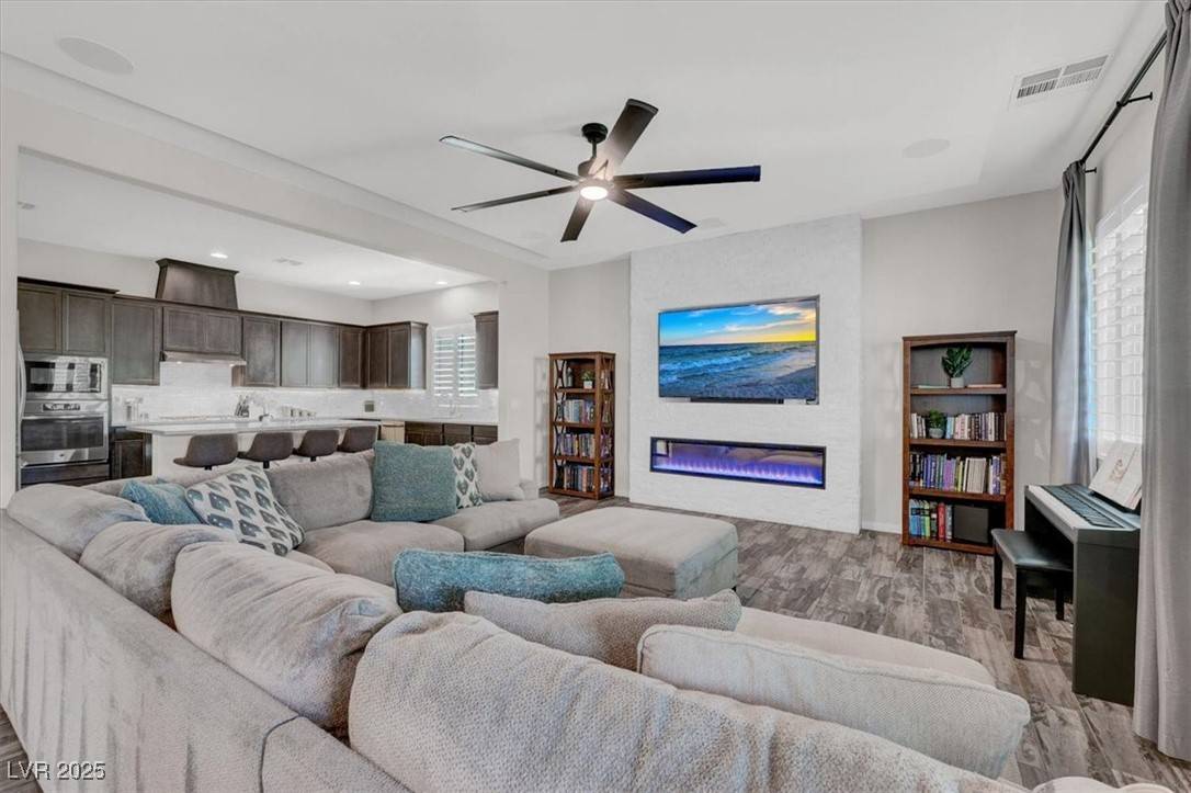 Las Vegas, NV 89113,8245 Broad Branch WAY