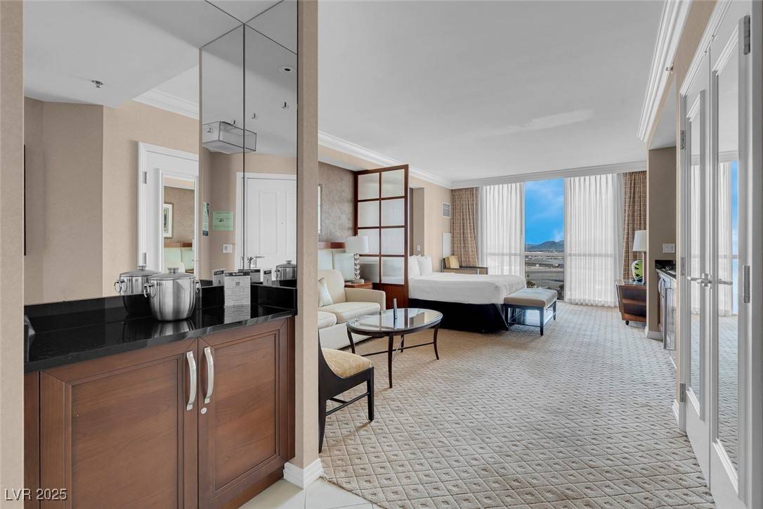 Las Vegas, NV 89109,135 E Harmon AVE #1404
