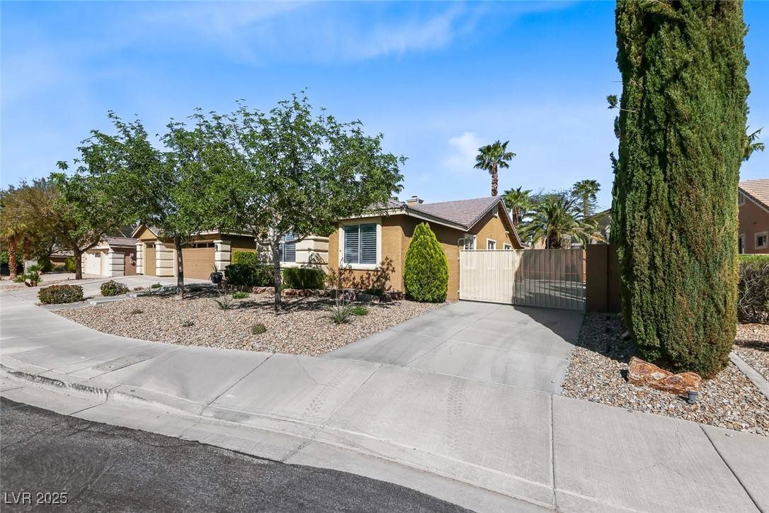Henderson, NV 89052,496 Grassrange LN