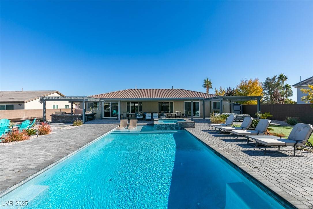 Las Vegas, NV 89113,8637 Home Gate CT
