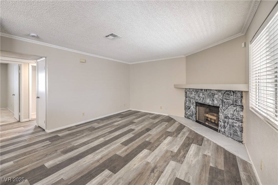 Las Vegas, NV 89128,925 Boulder Mesa DR #101