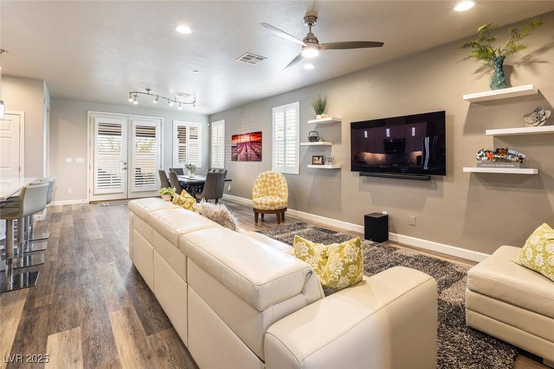 Henderson, NV 89002,952 Lynne Harbor AVE