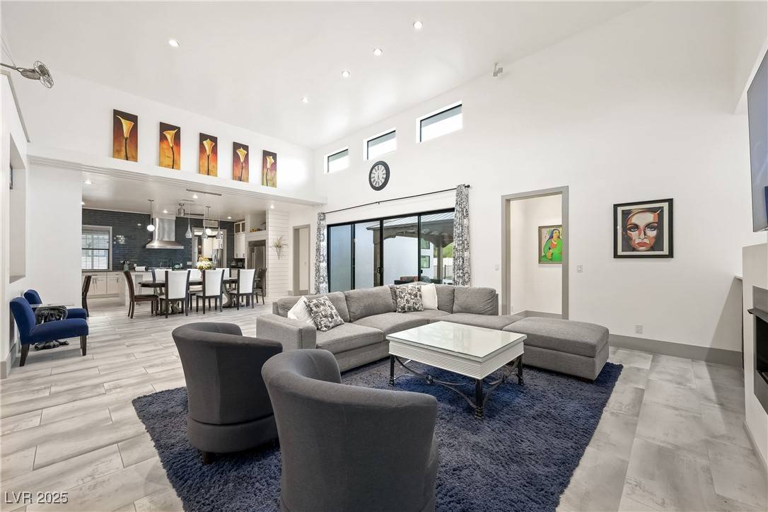 Las Vegas, NV 89120,3734 Caesars CIR