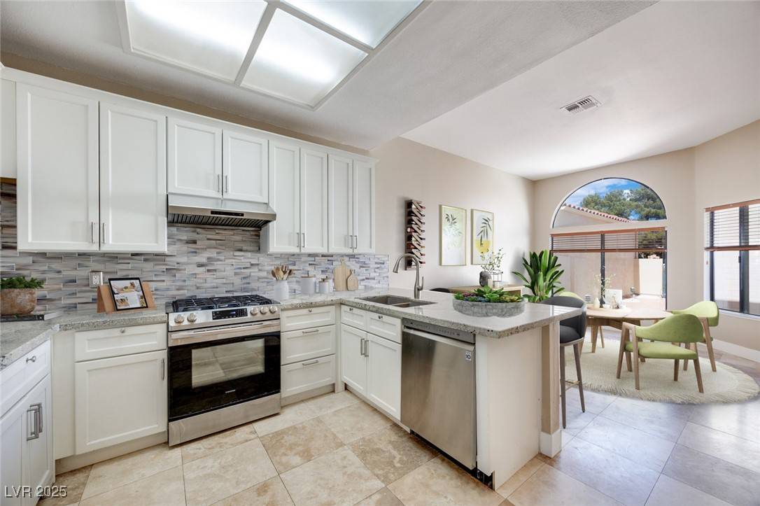 Las Vegas, NV 89121,2723 Seabridge DR