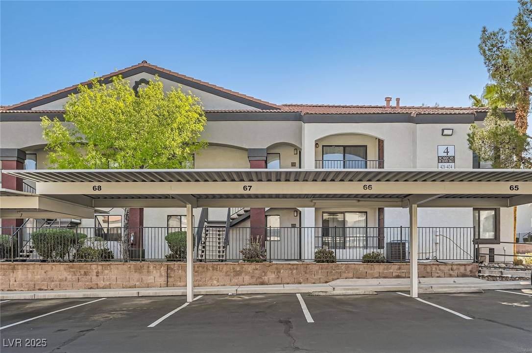 Henderson, NV 89052,950 Seven Hills DR #424