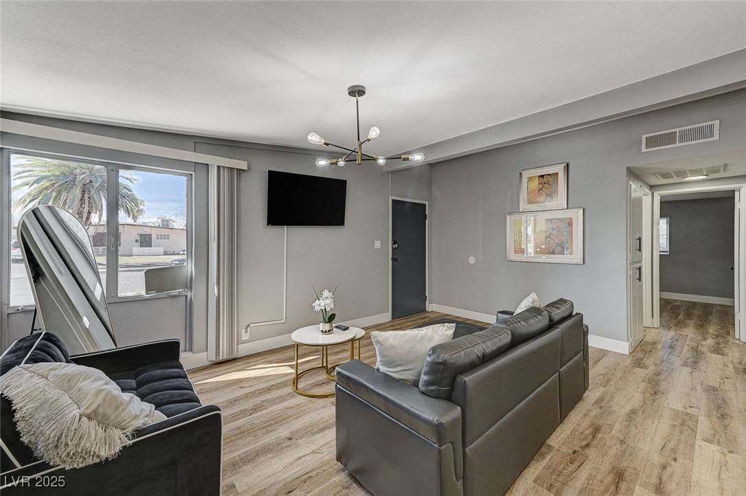 Las Vegas, NV 89169,1660 Izabella AVE