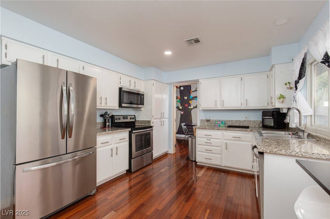 Las Vegas, NV 89103,5010 Mick PL