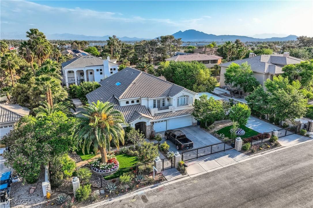 Las Vegas, NV 89120,3560 Five Pennies LN