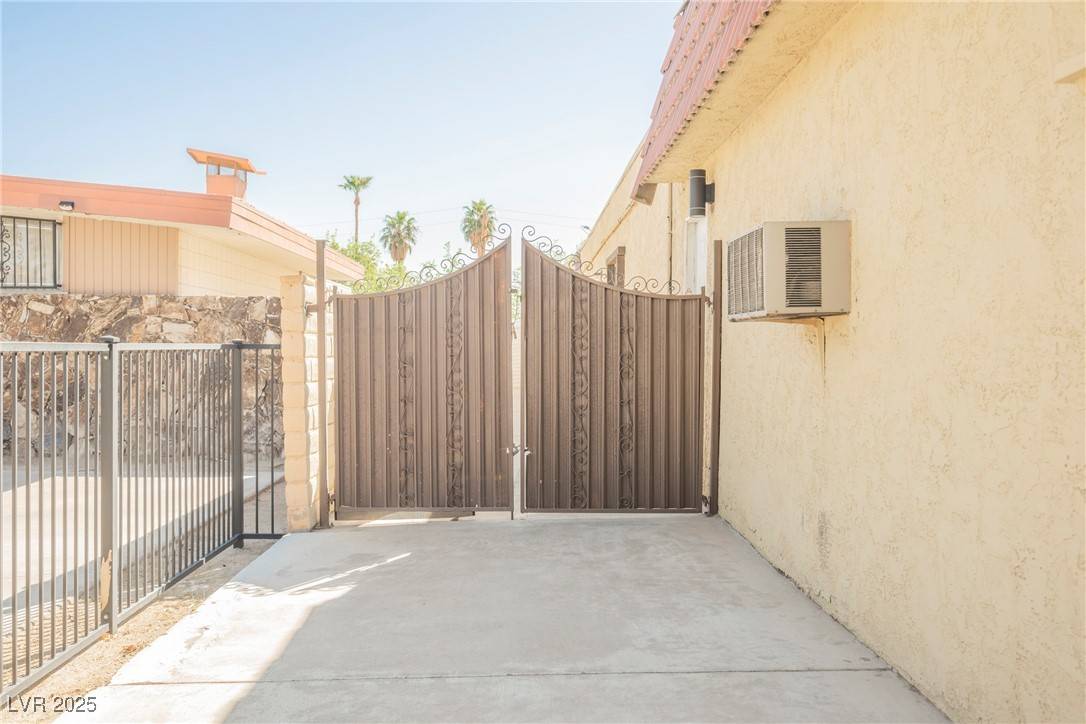 Las Vegas, NV 89104,1709 Chapman DR