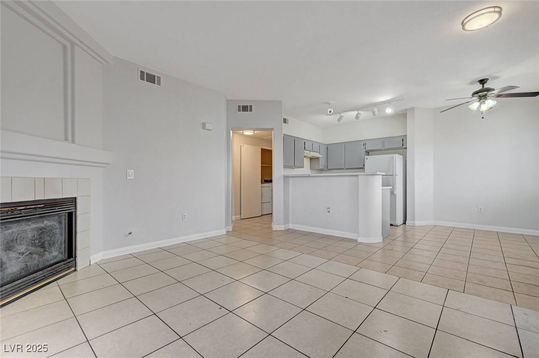 North Las Vegas, NV 89032,1881 W Alexander RD #1135