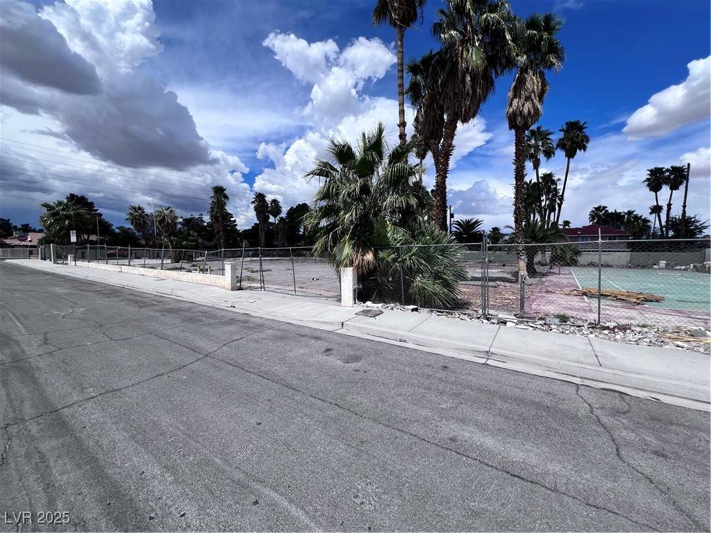 Las Vegas, NV 89121,4730 S Pecos RD