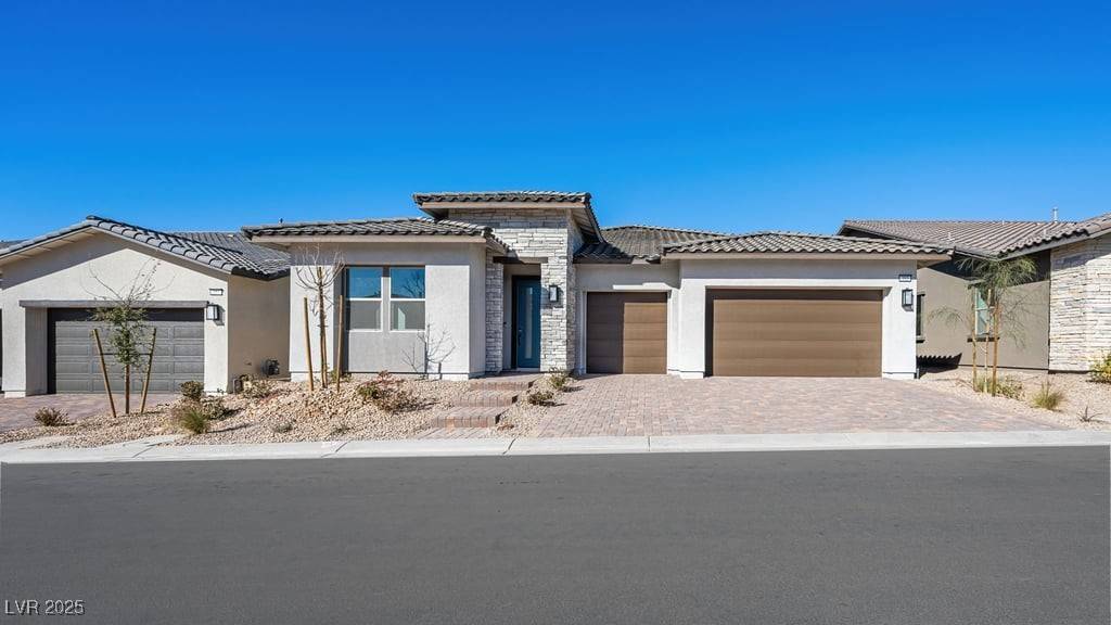 Henderson, NV 89011,352 Tigullio AVE