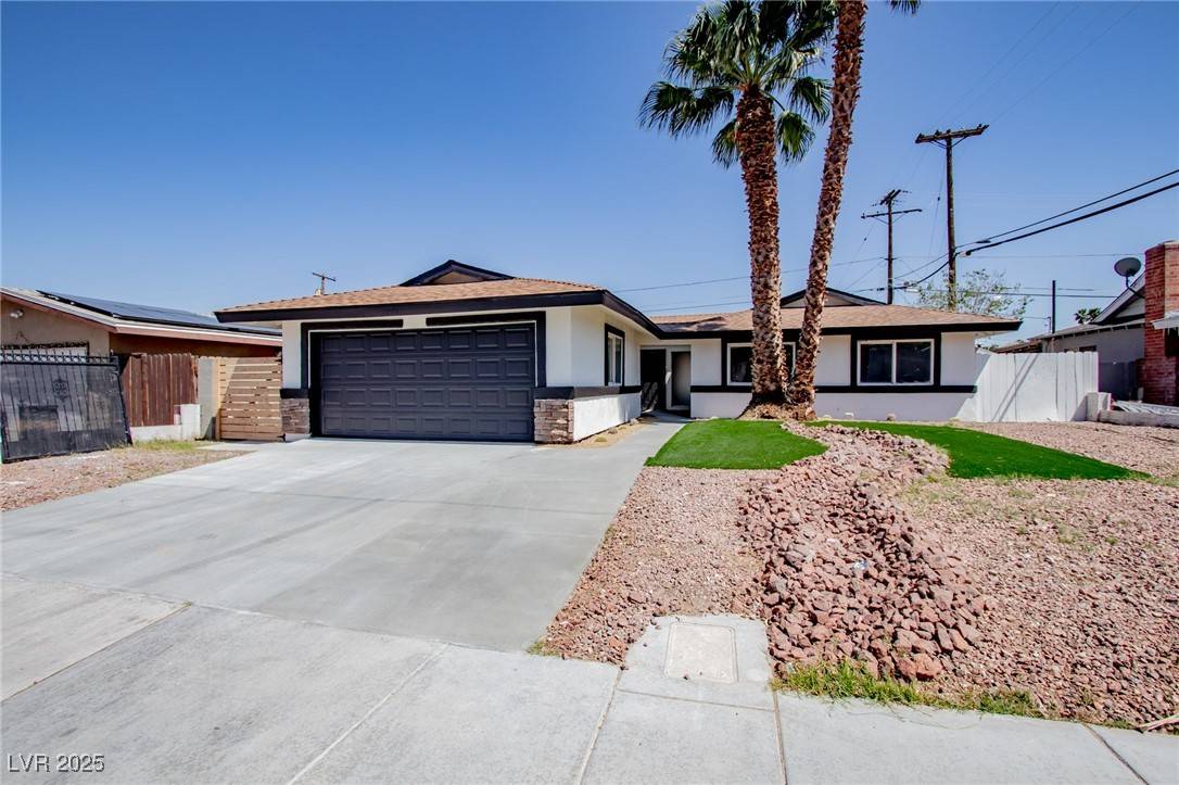 Las Vegas, NV 89102,2705 Castlewood DR