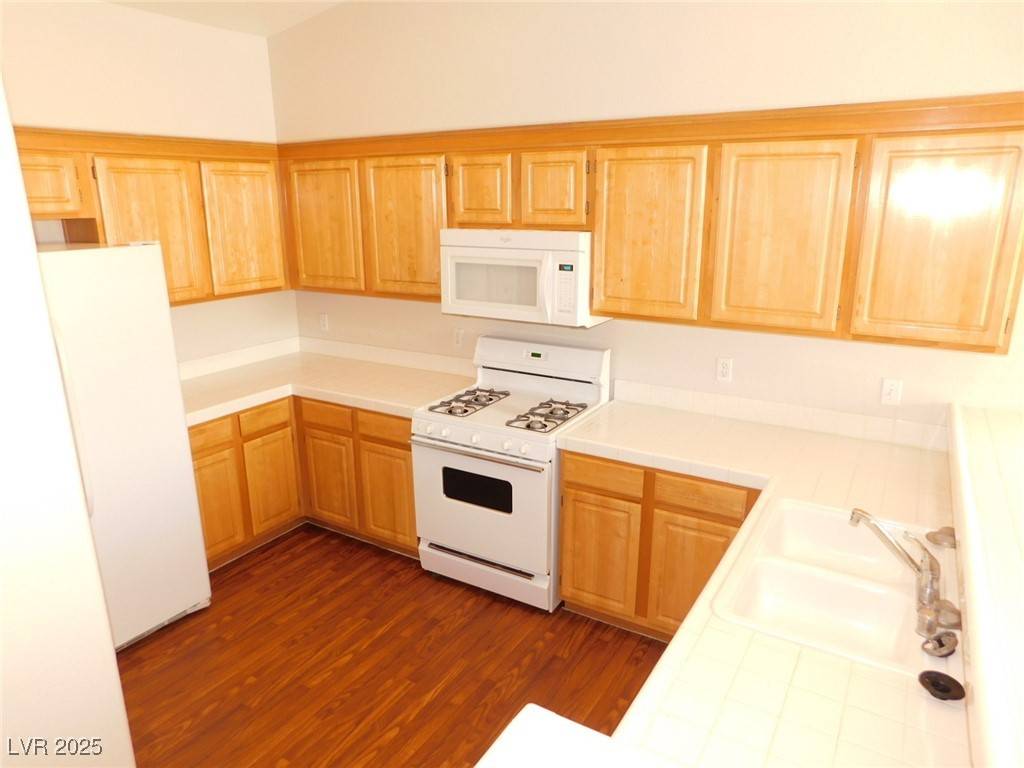Las Vegas, NV 89149,4910 BLACK BEAR RD #203