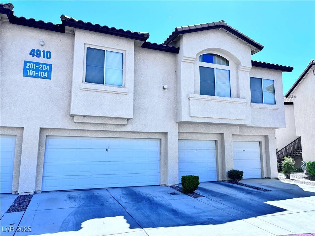 Las Vegas, NV 89149,4910 BLACK BEAR RD #203