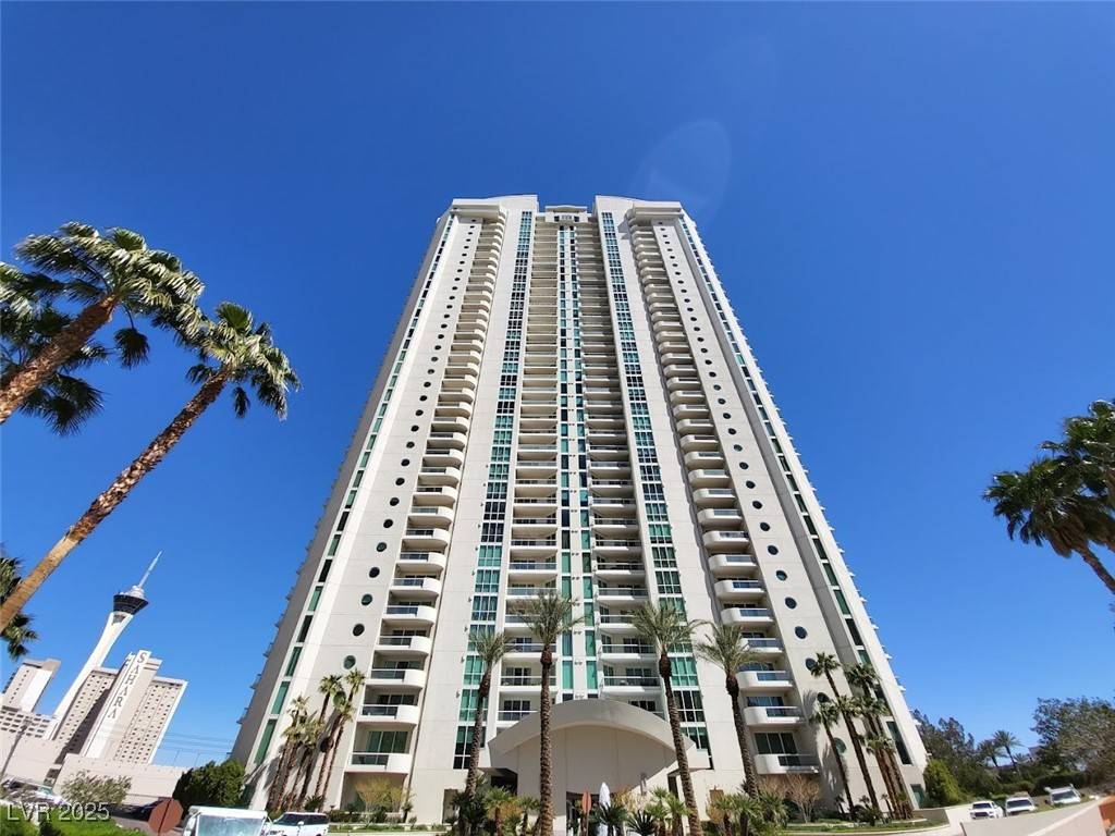 Las Vegas, NV 89109,322 KAREN AVE #2002