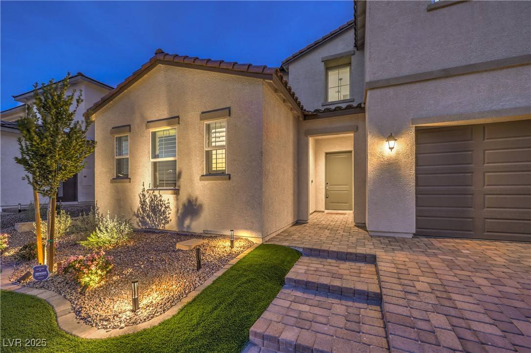 Las Vegas, NV 89166,8984 Rolling Pietra ST