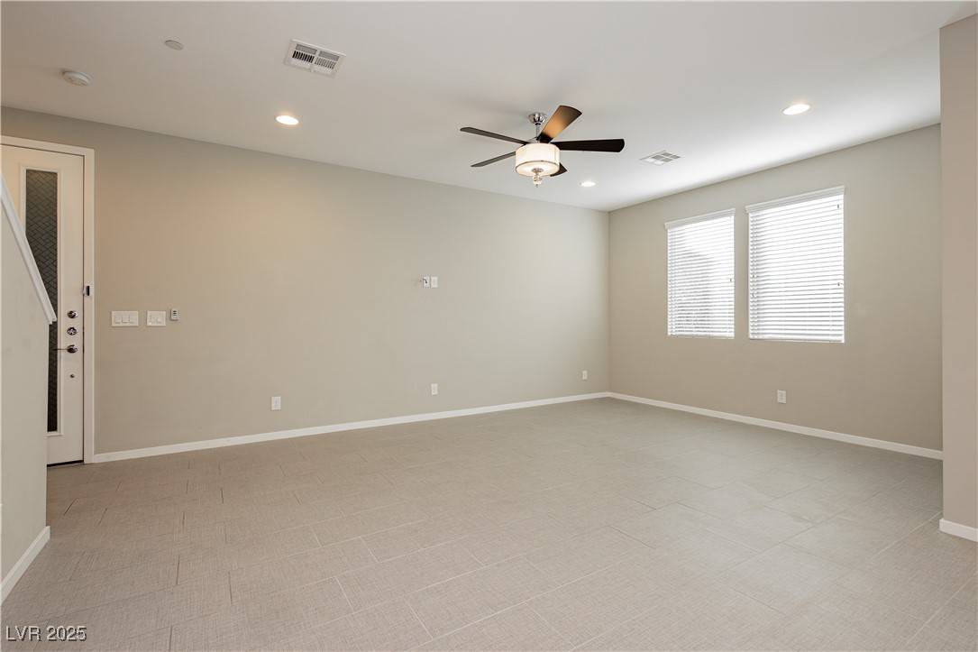 Las Vegas, NV 89135,11236 RAINBOW PEAK AVE #210
