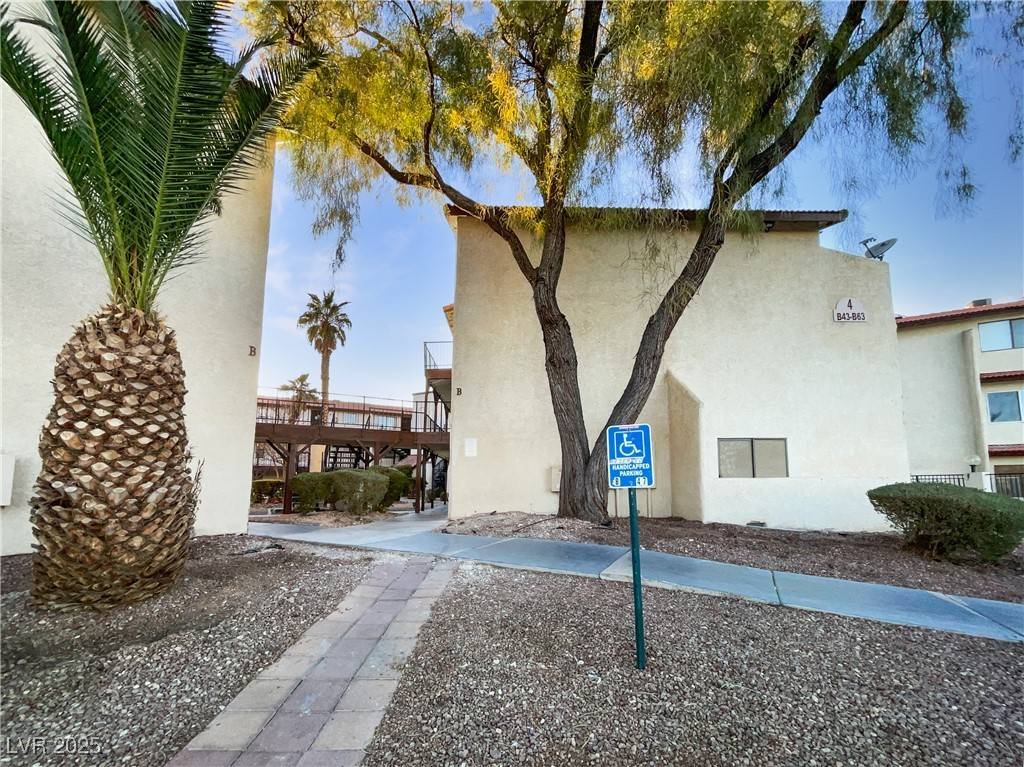 Las Vegas, NV 89169,2080 Karen AVE #49