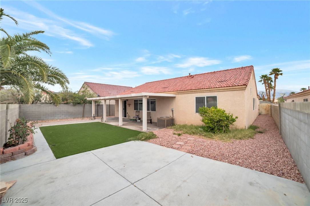 North Las Vegas, NV 89031,635 Dry Valley AVE